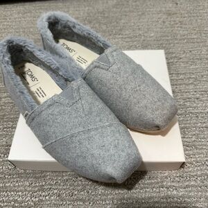 TOMS alpargata slip on size 8.5